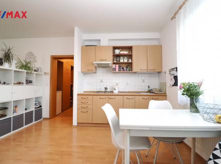 Obývací pokoj + kk | Pronájem bytu, 1+kk, 45 m²
