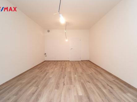 Obývací pokoj + kk | Prodej bytu, 1+kk, 37 m²