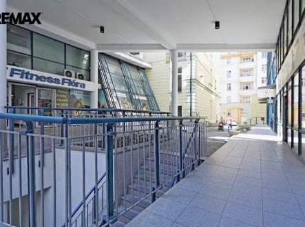 vystrizek2.jpg | Pronájem - obchodní prostor, 325 m²