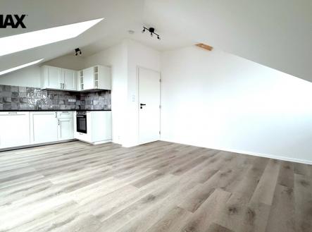 1. kuchyň | Pronájem bytu, 2+kk, 57 m²