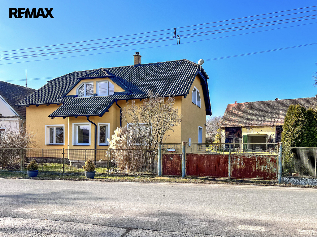 Prodej rodinného domu 6+1 se zahradou, Příchovice, Kucíny, Přeštice, Plzeň