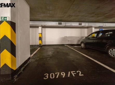 Pronájem parkovacího stání, Podkovářská 933/1, Praha 9 – Vysočany (Na Harfě) | Pronájem - malý objekt/garáž