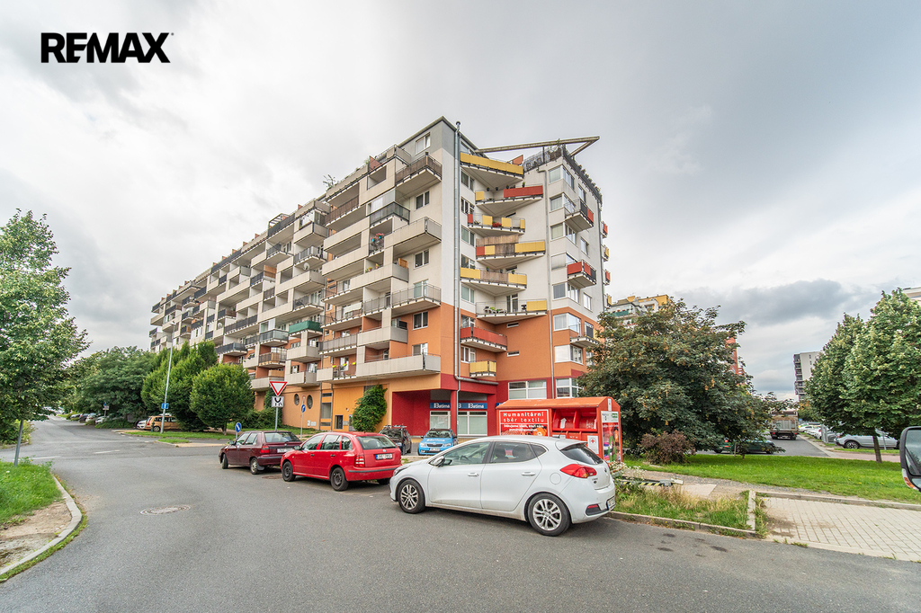 Pronájem parkovacího stání, Podkovářská 933/1, Praha 9 – Vysočany (Na Harfě)