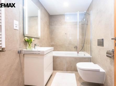 mh7-0635.jpg | Pronájem bytu, 2+kk, 62 m²