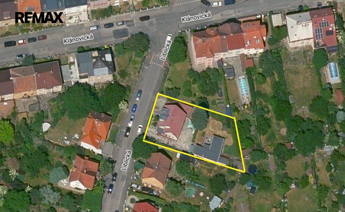 Satelitní pohled a umístěním obou domů