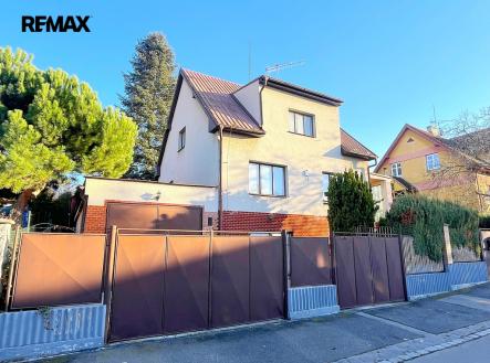 Pohled na RD č.1 | Prodej - dům/vila, 272 m²