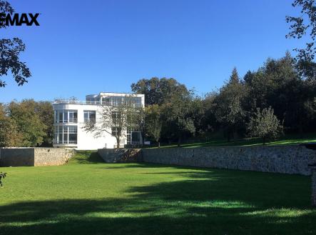 Prodej exkluzivní neofunkcionalistické vily Praha 20 min | Prodej - dům/vila, 323 m²