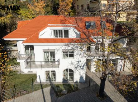 Prodej luxusního viladomu, Praha 10 – Záběhlice, u Hamerského rybníka | Prodej - dům/vila, 462 m²