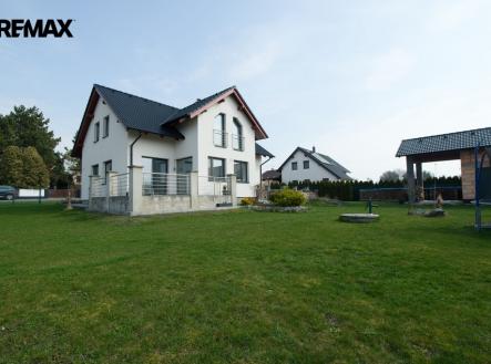 Dům | Prodej - dům/vila, 177 m²