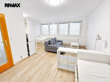 Pronájem bytu, 1+kk, 34 m² obrázek