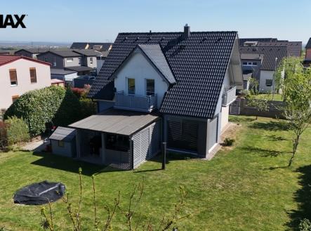 Dům | Prodej - dům/vila, 155 m²