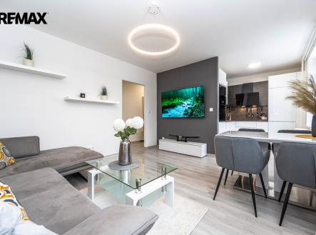 mh7-7726.jpg | Pronájem bytu, 4+kk, 83 m²