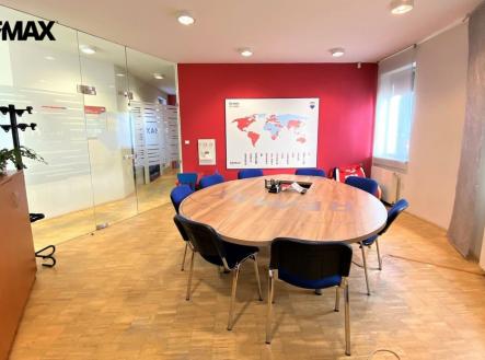 1NP - kancelář/ zasedací místnost | Pronájem - kanceláře, 141 m²