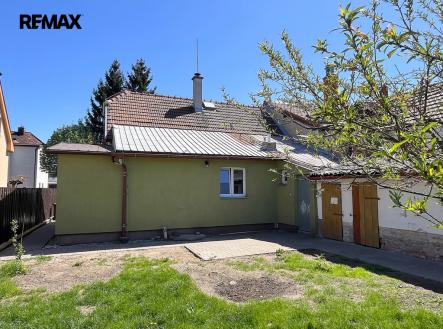 Pohled na RD ze zahrady | Prodej - dům/vila, 83 m²