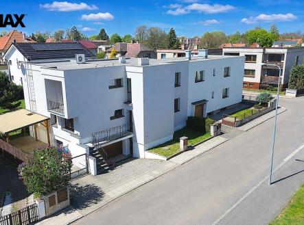 Pohled na rodinný dům | Prodej - dům/vila, 285 m²