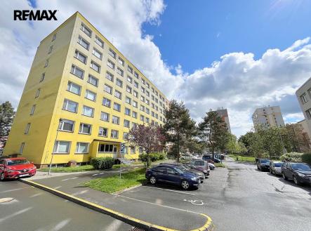 Pohled na bytový dům | Pronájem bytu, 2+kk, 45 m²