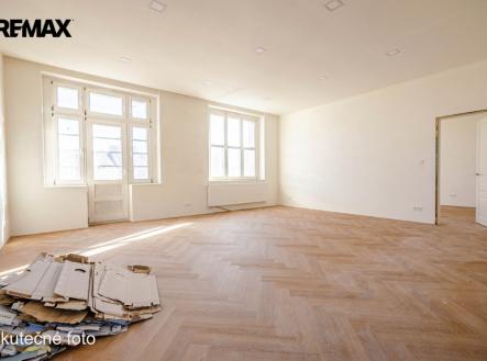 louny-3kk-obyvak-orig-p.jpg | Pronájem bytu, 3+1, 229 m²