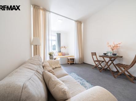 Byt 1+1 Praha 5 na prodej | ideální investice i bydlení | metro a centrum v minutách | Prodej bytu, 1+1, 38 m²