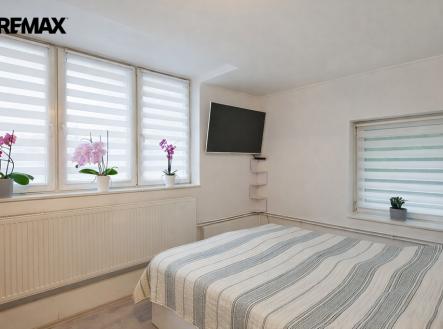 chatgpt-image-8.3.2026-18-19-09.png | Prodej - dům/vila, 180 m²