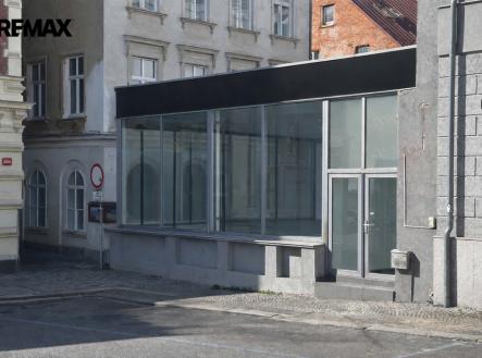 chatgpt-image-13.3.2026-14-41-29.png | Pronájem - obchodní prostor, 214 m²