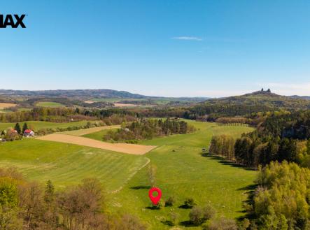 Pozemek, v pozadí Hrad Trosky | Prodej - pozemek, ostatní, 8 089 m²