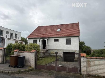 Pronájem - dům/vila, 285 m²