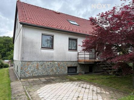 Pronájem - dům/vila, 285 m²