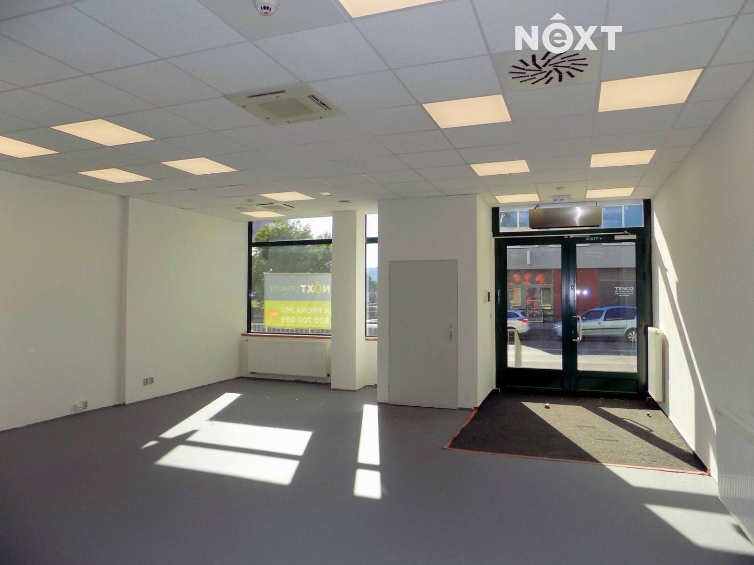 Pronájem komerční Obchodní prostory, 155㎡