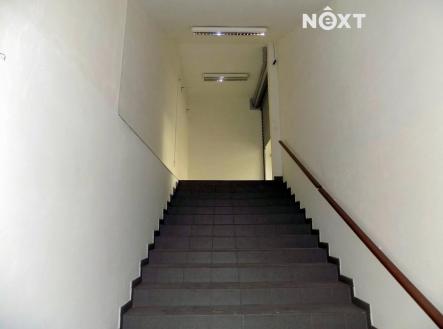 Pronájem - komerční objekt, obchodní centrum, 750 m²