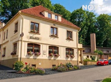 Prodej - komerční objekt, jiný, 1 322 m²