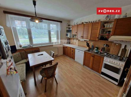 Obrázek k zakázce č.: 701476 | Prodej - dům/vila, 380 m²