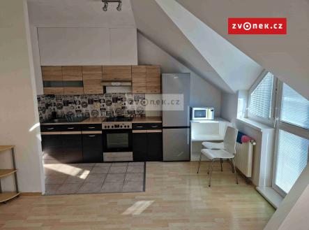 Obrázek k zakázce č.: 704756 | Pronájem bytu, 1+kk, 44 m²