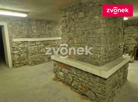 3 | Pronájem - obchodní prostor, 650 m²