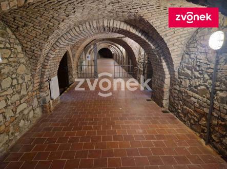 Pronájem - obchodní prostor, 650 m² obrázek