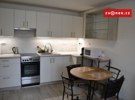 Obrázek k zakázce č.: 697126 | Pronájem bytu, 2+kk, 34 m²