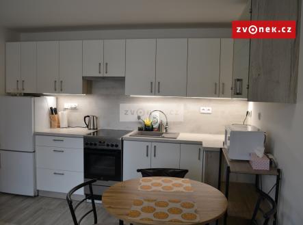 Obrázek k zakázce č.: 697126 | Pronájem bytu, 2+kk, 34 m²