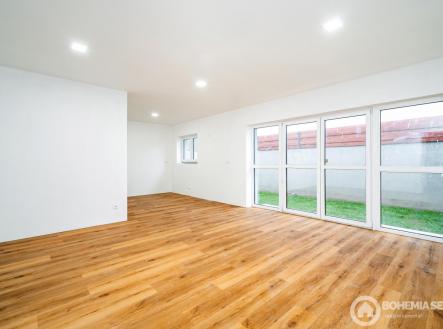 obvac pokoj s jdelnou a kuchyskm koutem | Prodej - dům/vila, 172 m²