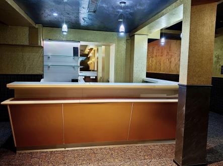 Pronájem - obchodní prostor, 411 m² obrázek