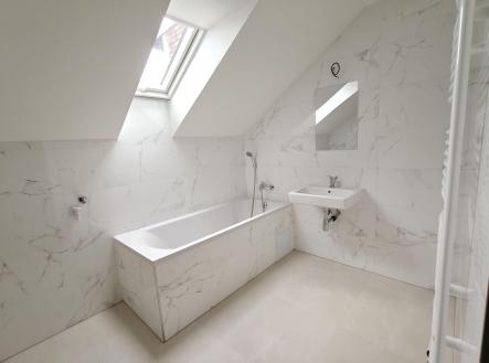 Pronájem bytu, 4+1, 109 m²