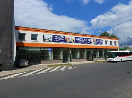 Pronájem - obchodní prostor, 350 m²