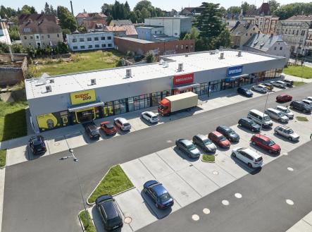 Pronájem - komerční objekt, obchodní centrum, 322 m²