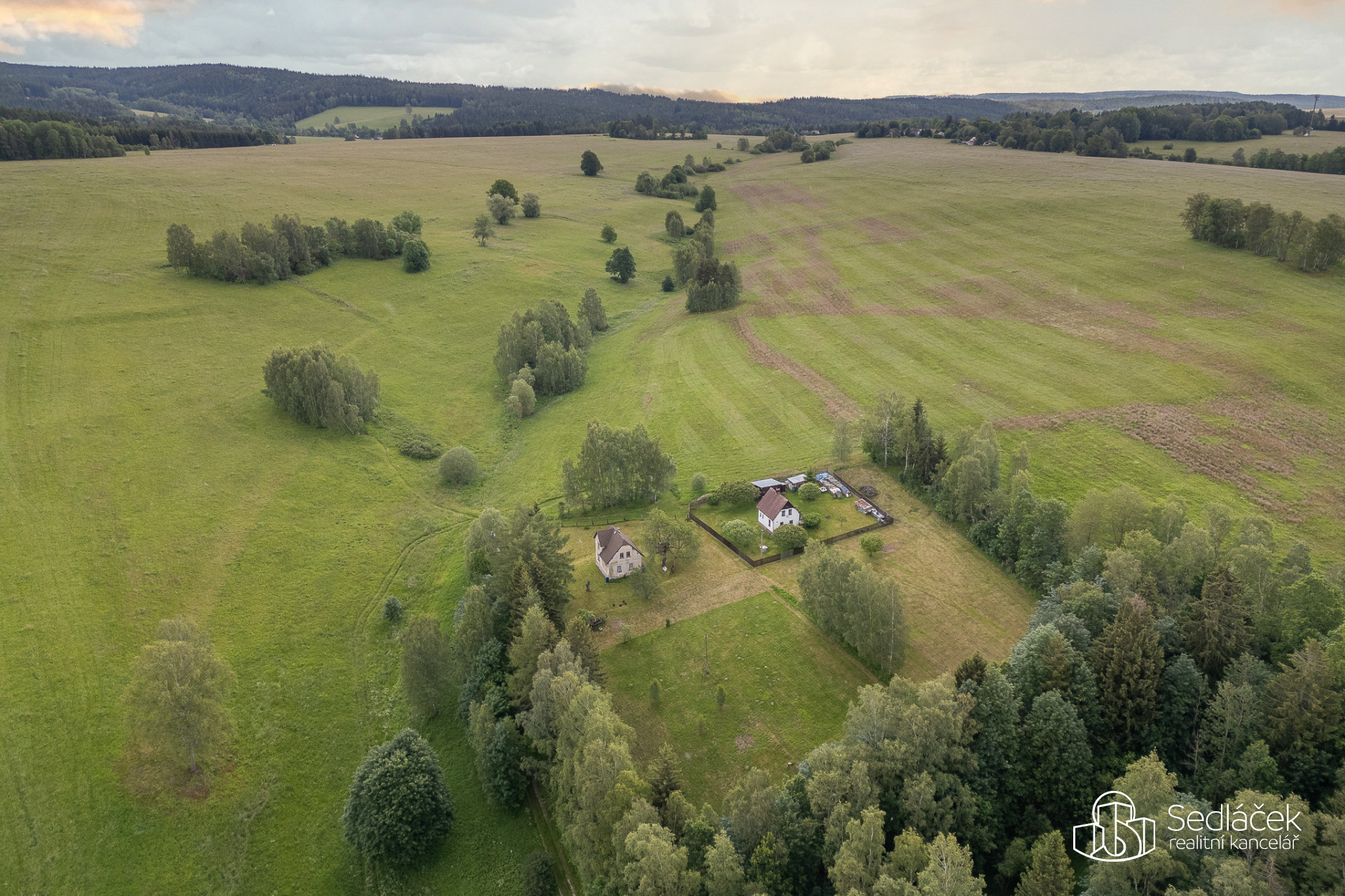 Nemovitist s pozemkem pozemek o rozloze 5.446 m², Luby u Chebu.