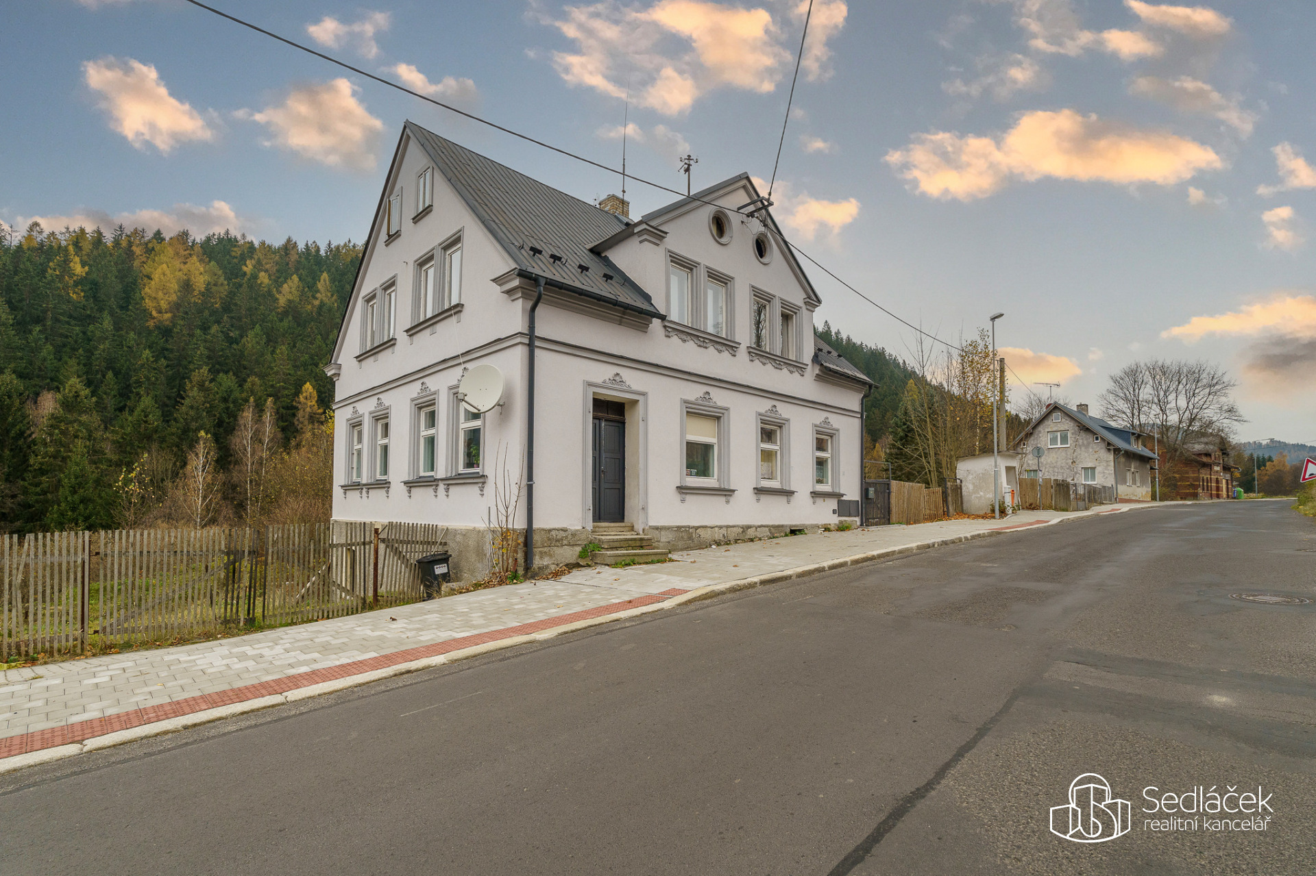 RD v Kraslicích s velkou zahradou (3432 m2) po dílčí rekonstrukci