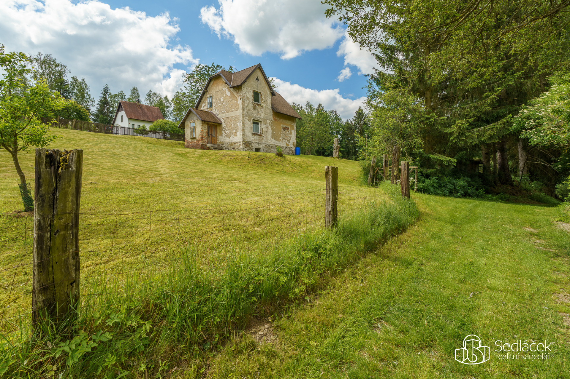 Nemovitost s pozemkem o rozloze 5.446 m², Luby u Chebu.