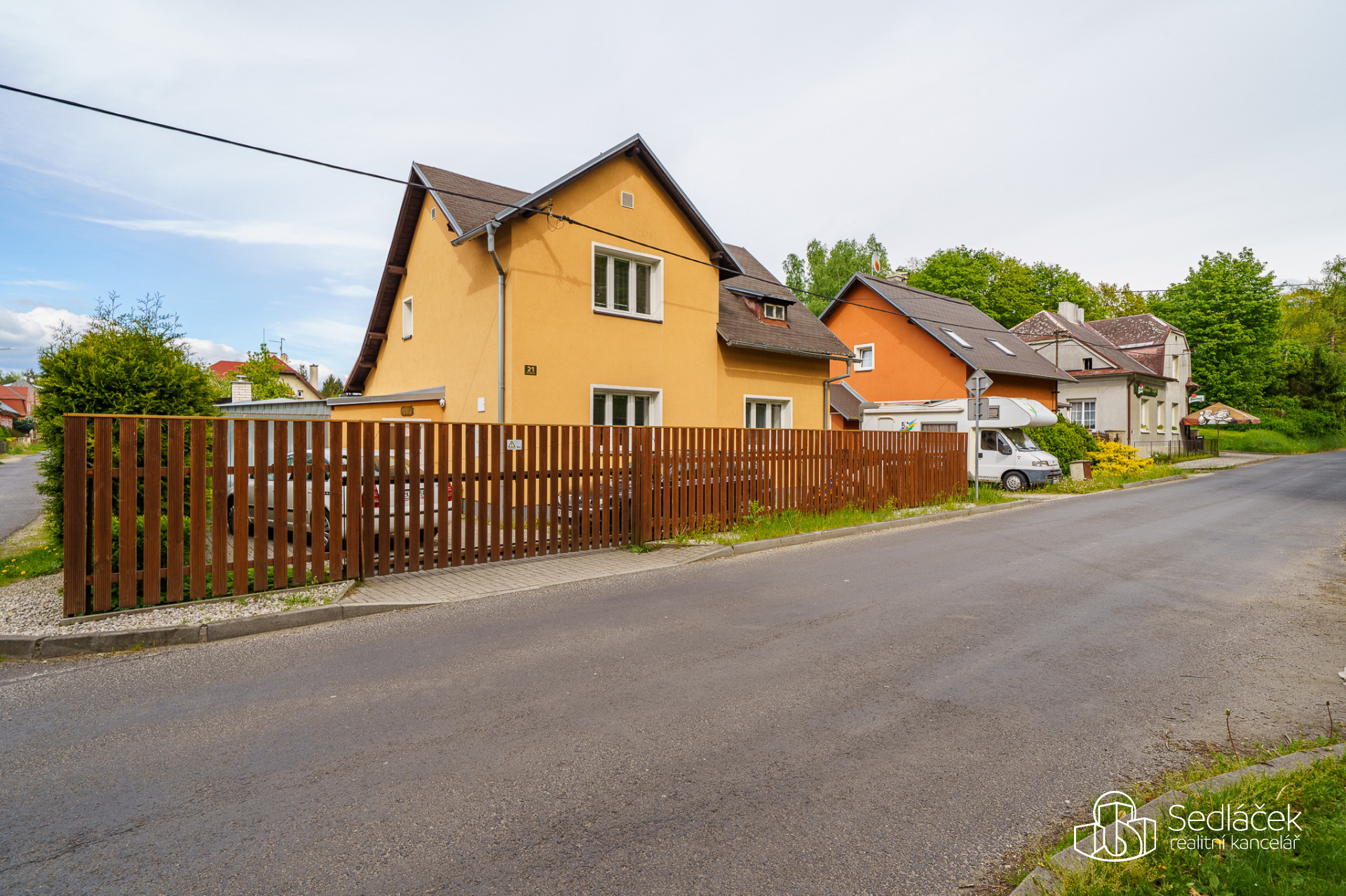 Vícegenerační RD v Dolním Rychnově se zahradou a 2x garáž
