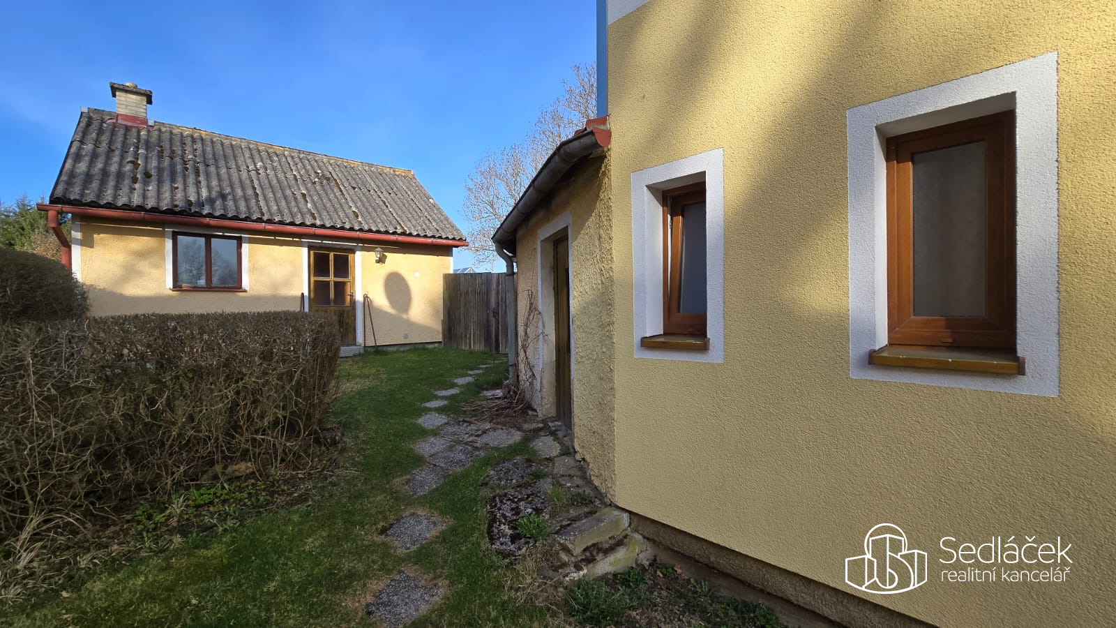 Dvougenerační rodinný dům s garáží  v Krásném u Tří Seker.