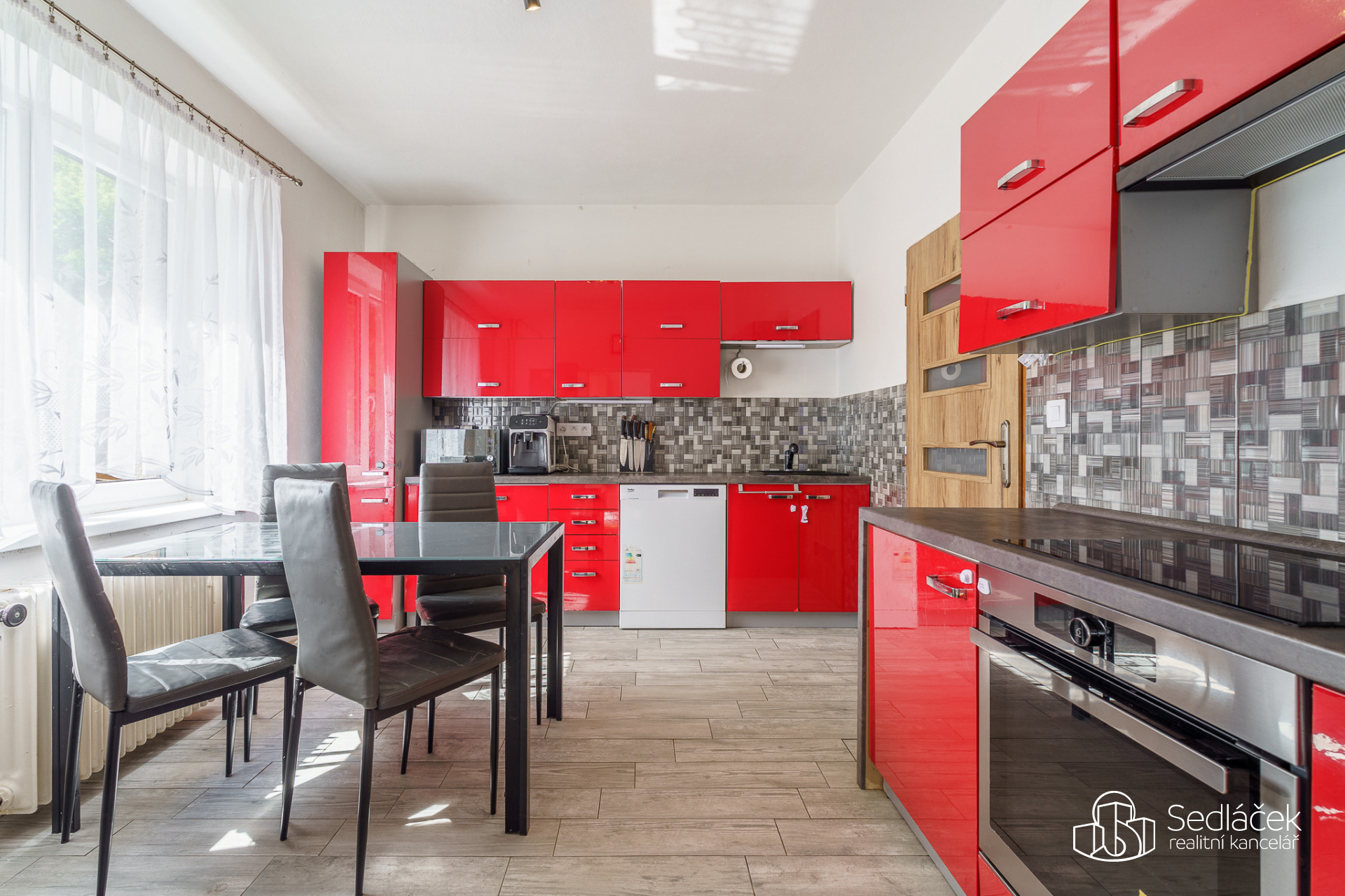 RD 3+1  v Horním Částkově, Habartov  se zahradou 944m2 a samostatnou garáží.