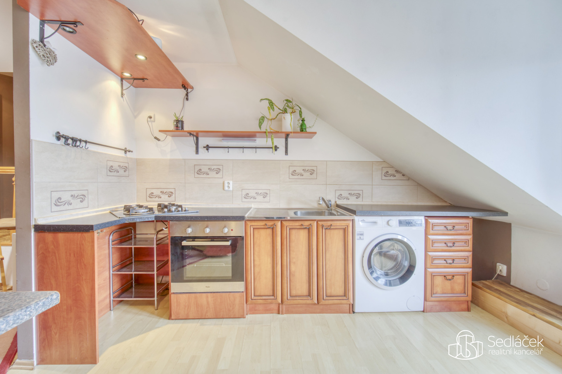 Prodej útulného mezonetu blízko centra Plzně s terasou. 