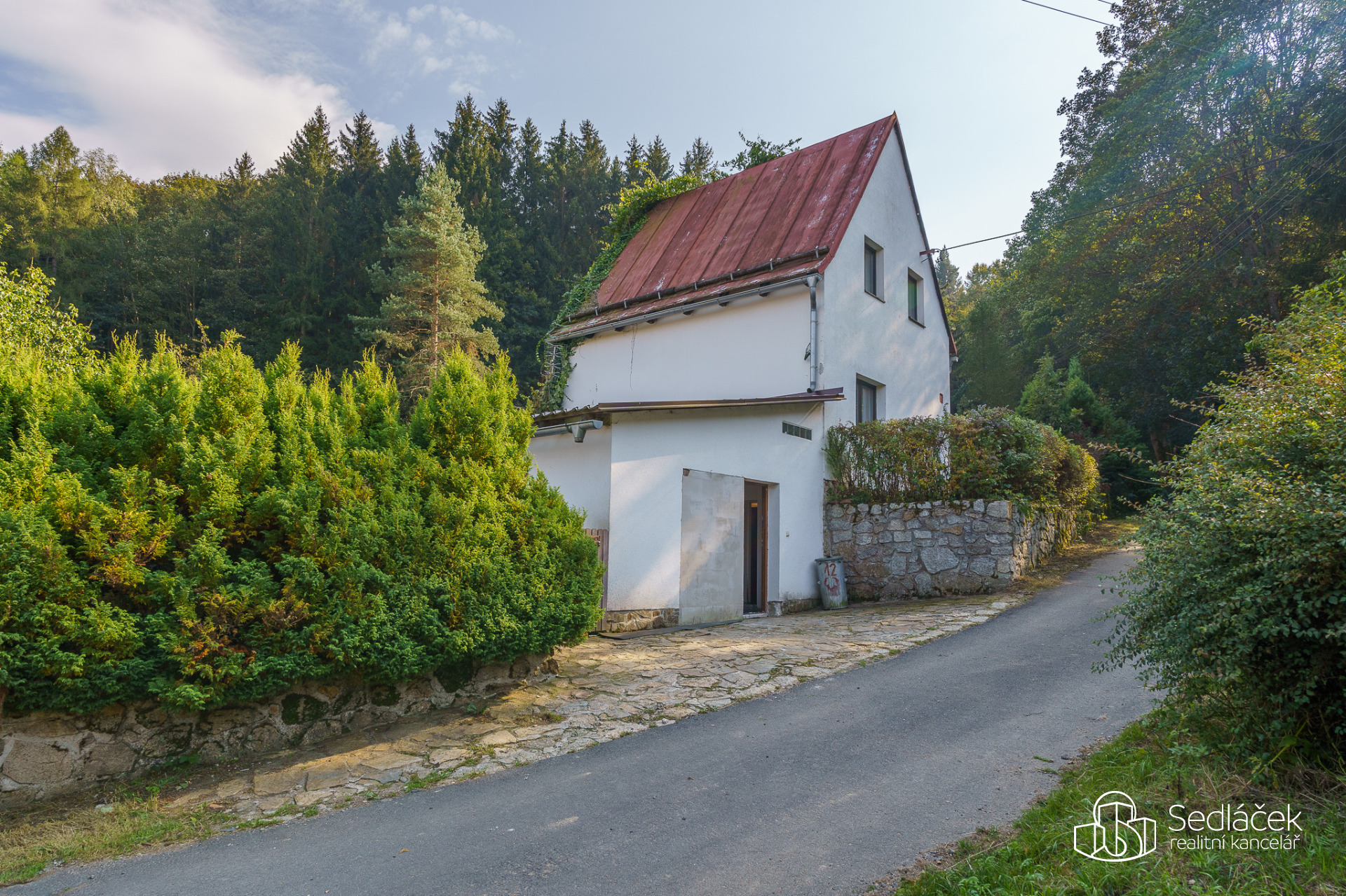 Dům k celoročnímu užívání v Oloví, ul. V Lomu
