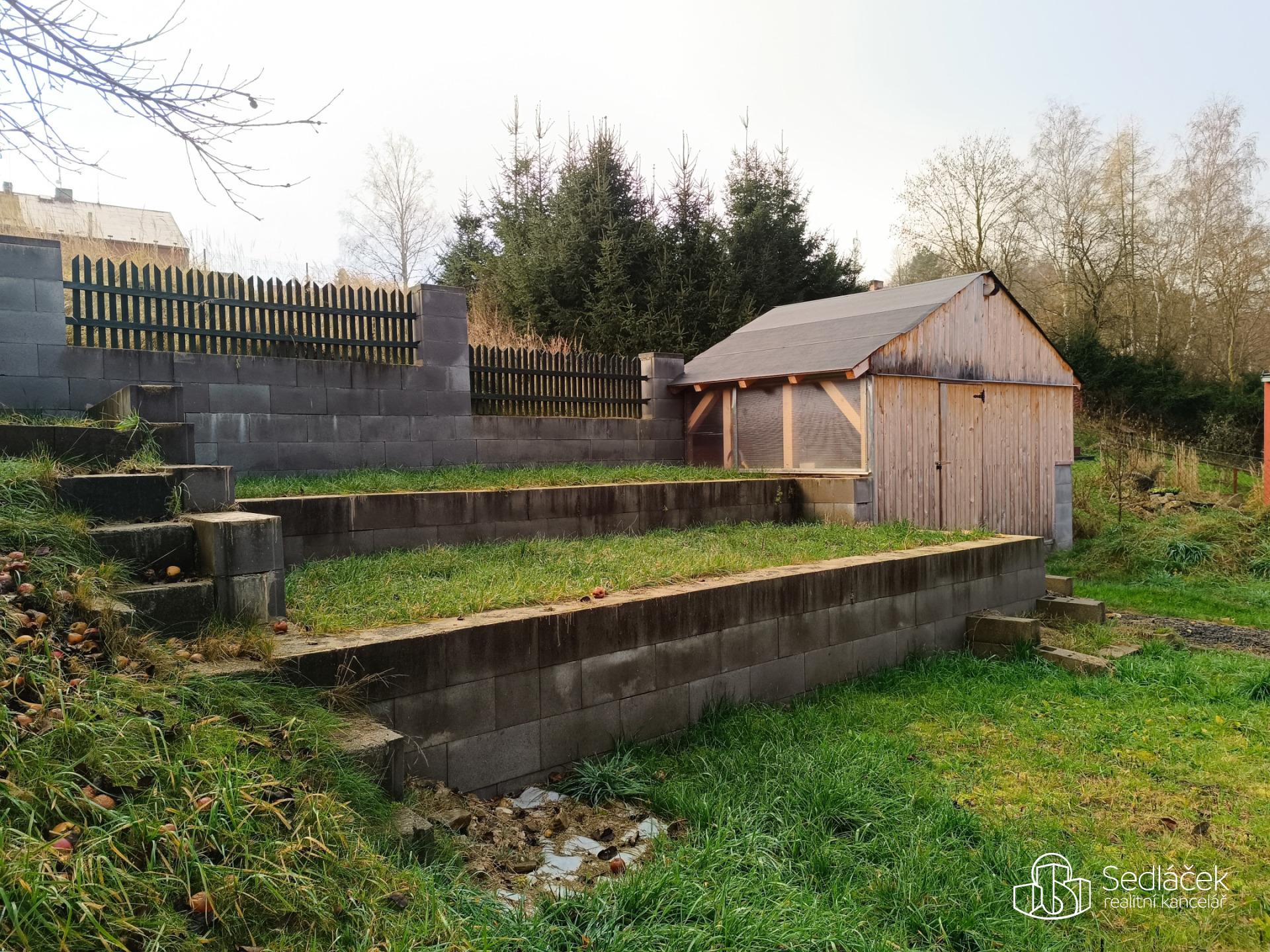 Stavební pozemek s projektem malého domku včetně stavebního povolení v Těšovicích u Sokolova